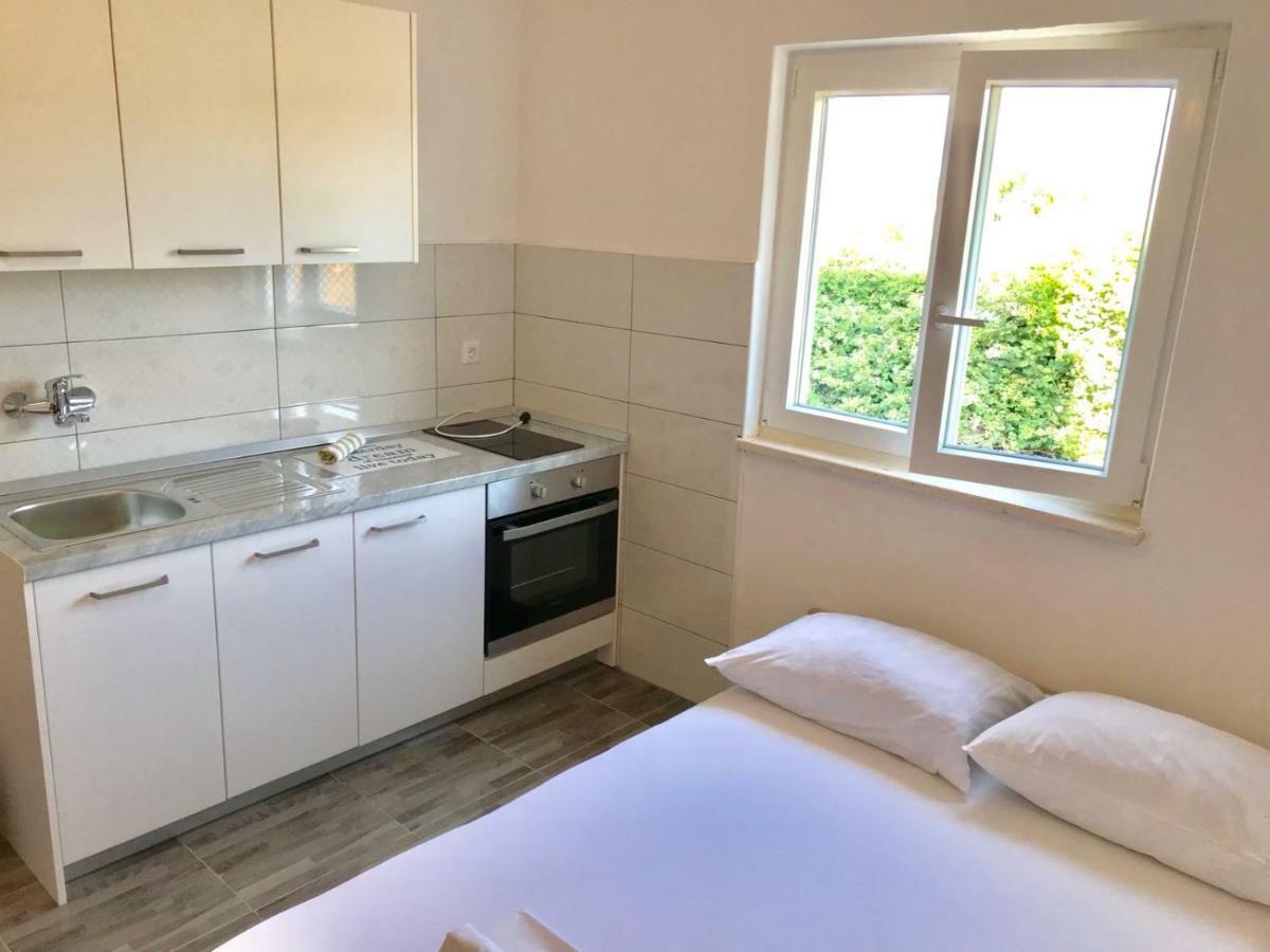 Apartmani Urlic Sreser Bagian luar foto