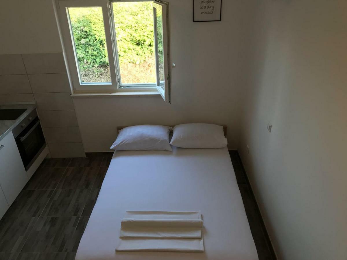 Apartmani Urlic Sreser Bagian luar foto