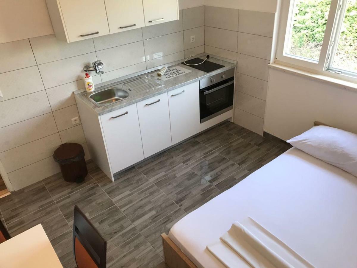 Apartmani Urlic Sreser Bagian luar foto