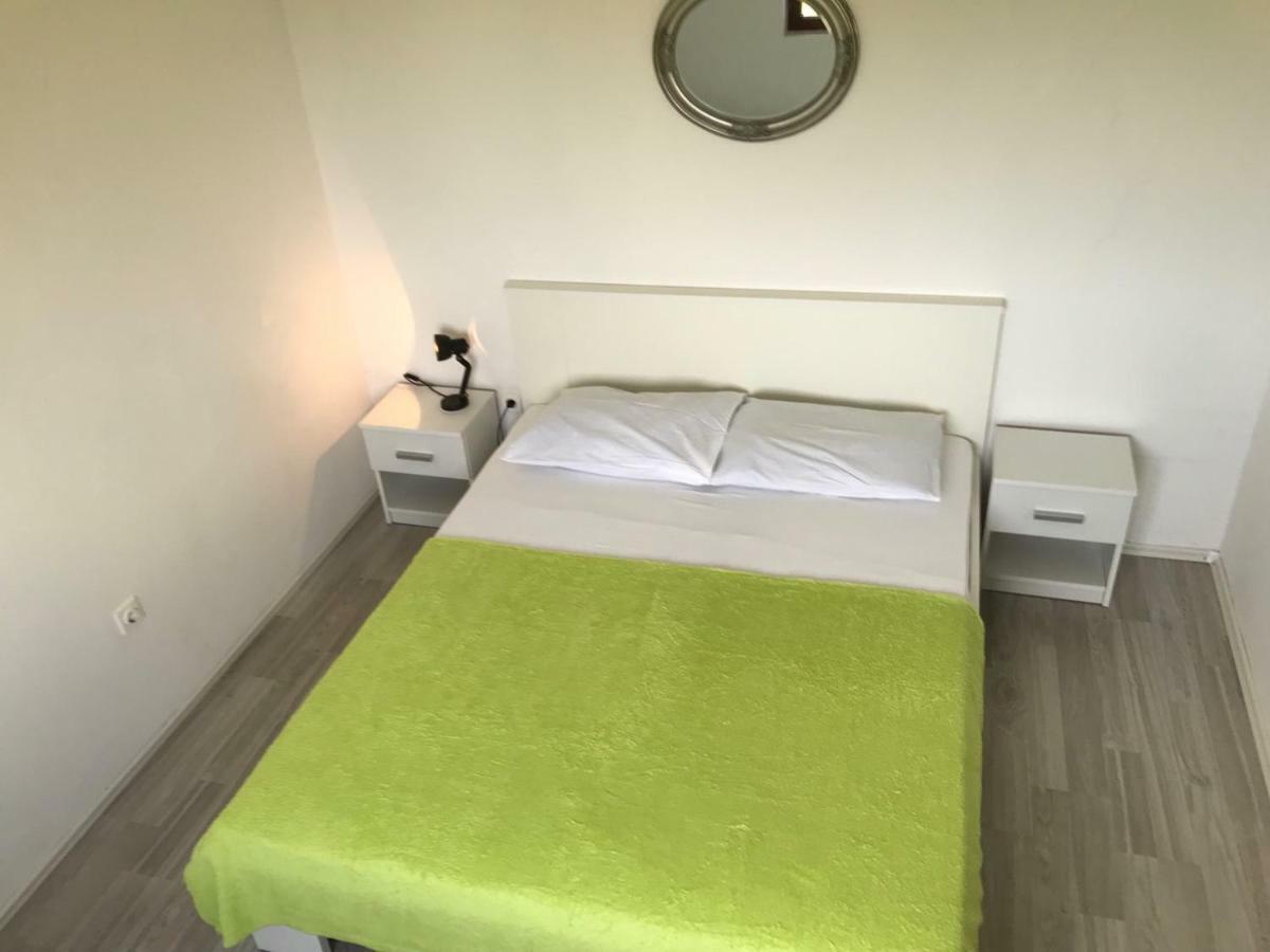 Apartmani Urlic Sreser Bagian luar foto
